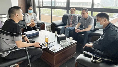 热烈欢迎鸠江区“四送一服”人社局领导莅临我司指导工作