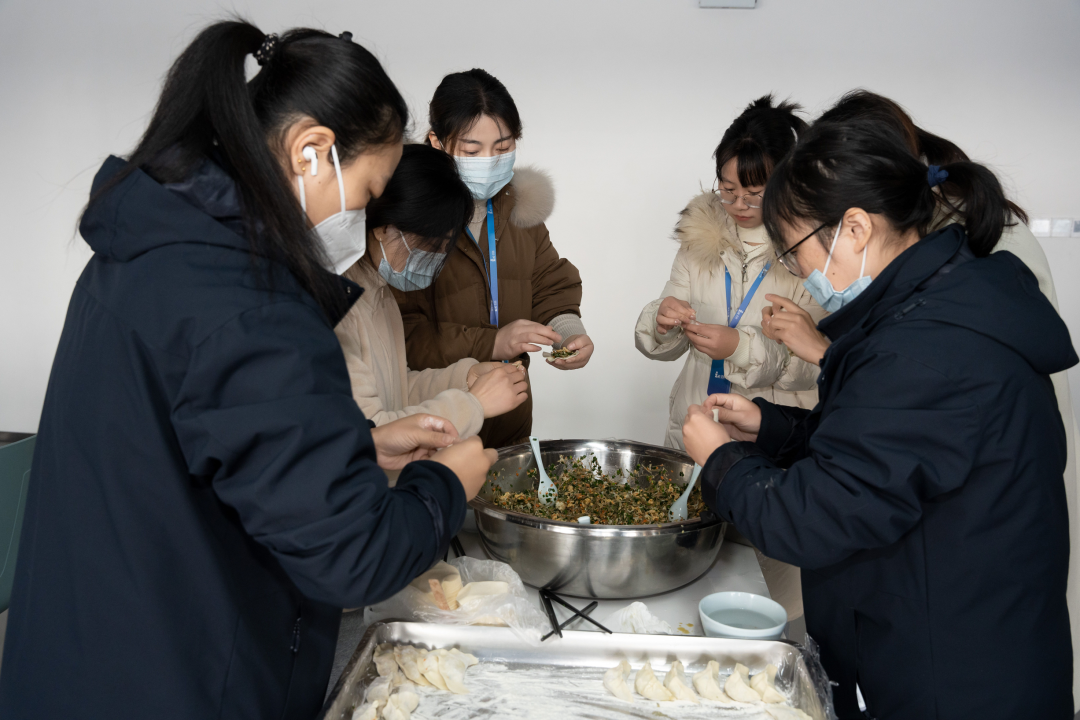 正航集团开展迎冬至包饺子活动